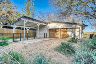 5313 Downs Dr, Austin, TX 78721 - Photo 2