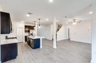 15501 Lustrous Amber Cv, Del Valle, TX 78617 - Photo 14