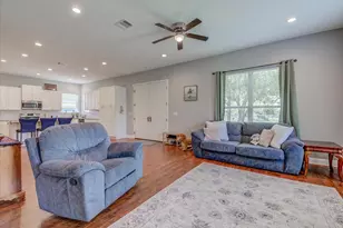 855 Aspen Ln, Cottonwood Shores, TX 78657 - Photo 10