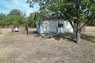 622 Long Hollow Rd, Dale, TX 78616 - Photo 6