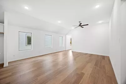 204 Hornet Street, Elgin, TX 78621 - Photo 6