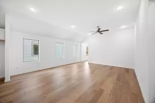 204 Hornet St, Elgin, TX 78621 - Photo 6