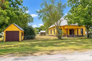 115 N Lockhart St, Paige, TX 78659 - Photo 2