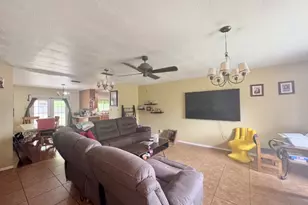 206 Loesch Dr, Elgin, TX 78621 - Photo 4