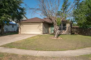 409 Ballentine Ct, Hutto, TX 78634 - Photo 2
