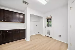409 Ballentine Ct, Hutto, TX 78634 - Photo 12