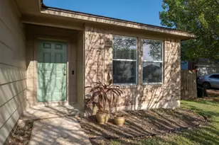 409 Ballentine Ct, Hutto, TX 78634 - Photo 4