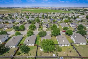 115 N Brown St, Hutto, TX 78634 - Photo 30