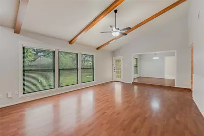 8106 Chainfire Cove, Austin, TX 78729 - Photo 6