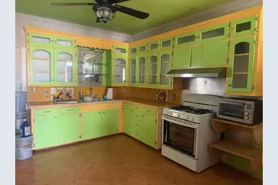 600 Pecan Avenue, Luling, TX 78648 - Photo 8