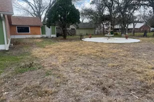 600 Pecan Ave, Luling, TX 78648 - Photo 14