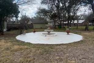 600 Pecan Ave, Luling, TX 78648 - Photo 14