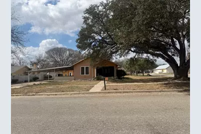 600 Pecan Avenue, Luling, TX 78648 - Photo 18