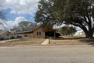 600 Pecan Ave, Luling, TX 78648 - Photo 18