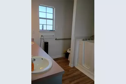 1019 San Jacinto Street, Lockhart, TX 78644 - Photo 12