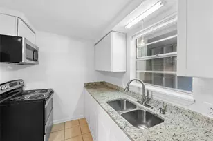 1011 Hackberry St, San Marcos, TX 78666 - Photo 10