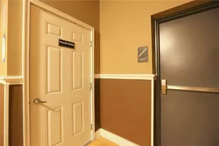910 W 25th St, Austin, TX 78705 - Photo 32