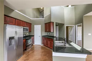 910 W 25th St, Austin, TX 78705 - Photo 2
