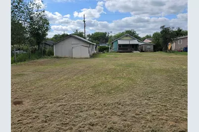 1510 A Street, Floresville, TX 78114 - Photo 8
