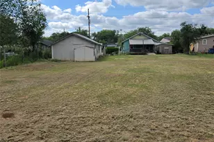 1510 A St, Floresville, TX 78114 - Photo 8