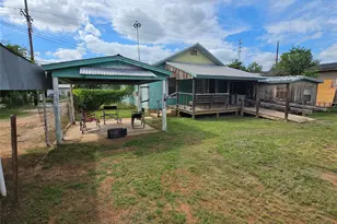 1510 A St, Floresville, TX 78114 - Photo 6