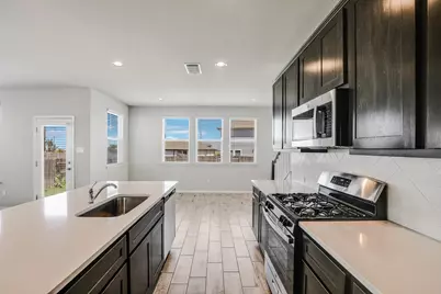 204 Crescent Street, Georgetown, TX 78626 - Photo 4