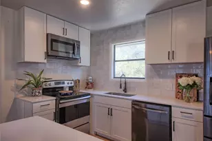 20811 Trapper Ln, Lago Vista, TX 78645 - Photo 18