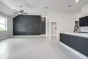 220 Riley Ln, Fredericksburg, TX 78624 - Photo 6