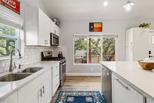 1403 Minnie Dr, Austin, TX 78732 - Photo 10