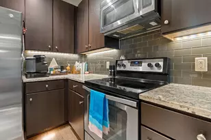 1900 Barton Springs Rd, Austin, TX 78704 - Photo 10