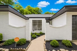 10618 Braewick Dr, Houston, TX 77096 - Photo 2