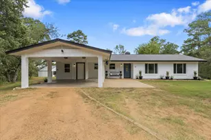 28 Lost Pines Ave, Bastrop, TX 78602 - Photo 4