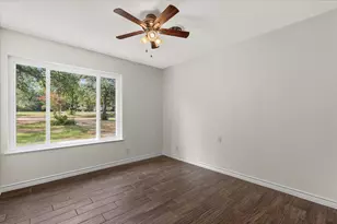 28 Lost Pines Ave, Bastrop, TX 78602 - Photo 28