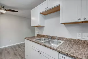 4307 S 1st St, Austin, TX 78745 - Photo 14