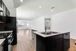 625 Waterway Ave, Hutto, TX 78634 - Photo 4