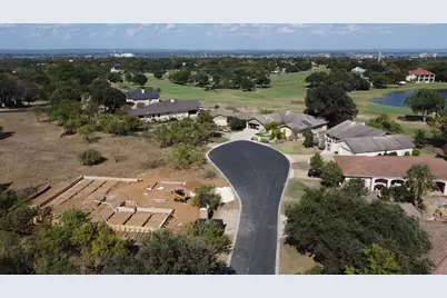 112 Winchester, Horseshoe Bay, TX 78657 - Photo 4