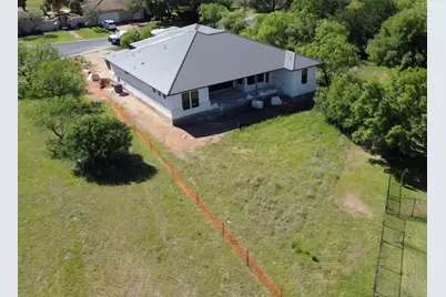 112 Winchester, Horseshoe Bay, TX 78657 - Photo 2