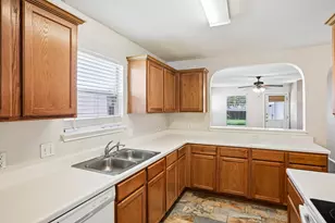 323 Precipice Way, Georgetown, TX 78626 - Photo 4