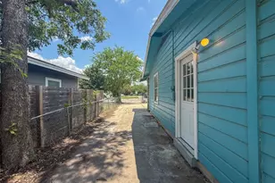 1412 Vargas Rd, Austin, TX 78741 - Photo 18