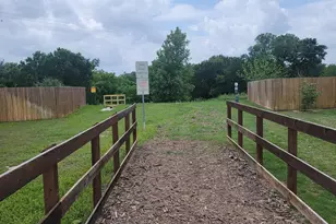 127 Trailside Ln, Bastrop, TX 78602 - Photo 24