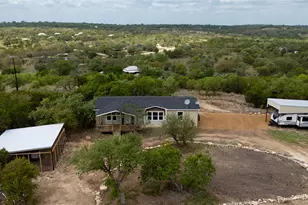 722 Wildwood Ln, Johnson City, TX 78636 - Photo 14