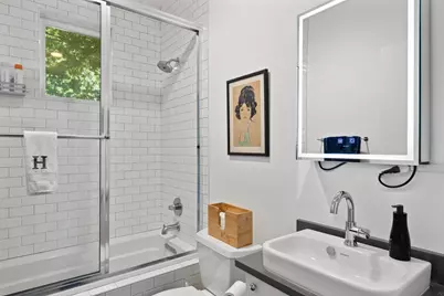 2016 Jesse E Segovia Street #A, Austin, TX 78702 - Photo 34