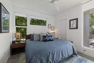 2016 Jesse E. Segovia St, Austin, TX 78702 - Photo 32