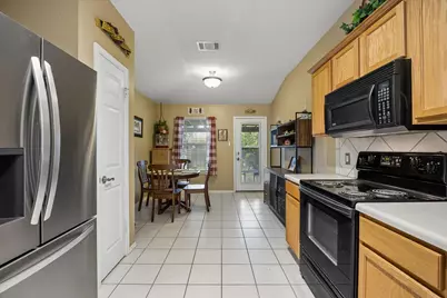 200 Bubbling Brook Drive, Hutto, TX 78634 - Photo 8