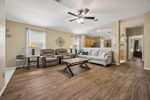 200 Bubbling Brook Dr, Hutto, TX 78634 - Photo 4