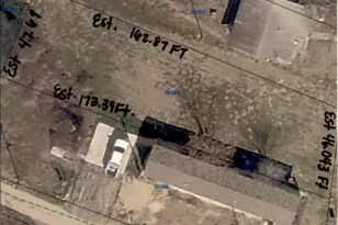 717 N Laurel Ave, Luling, TX 78648 - Photo 1