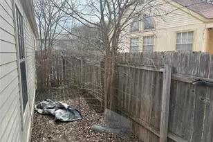 8811-B Pineridge Dr, Austin, TX 78729 - Photo 10