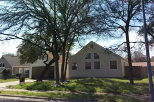 8811-B Pineridge Dr, Austin, TX 78729 - Photo 1