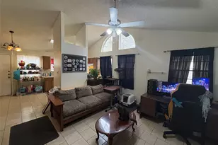 8811-B Pineridge Dr, Austin, TX 78729 - Photo 2