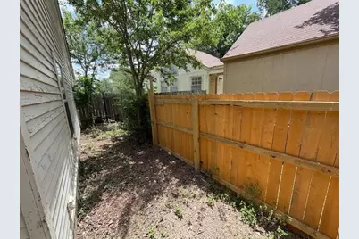 8811-B Pineridge Drive #B, Austin, TX 78729 - Photo 8